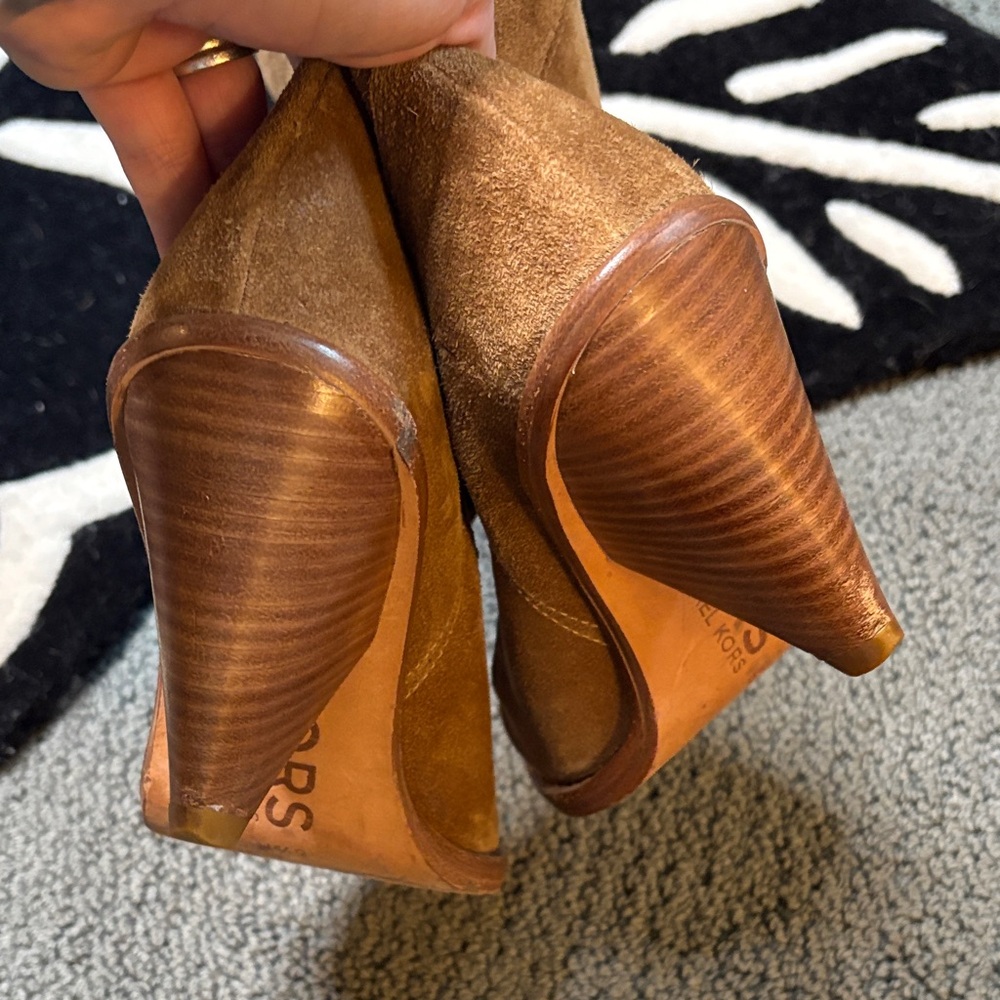 Vintage y2k Michael Kors Cone Heel Tan Suede Boots - Picture 8 of 8